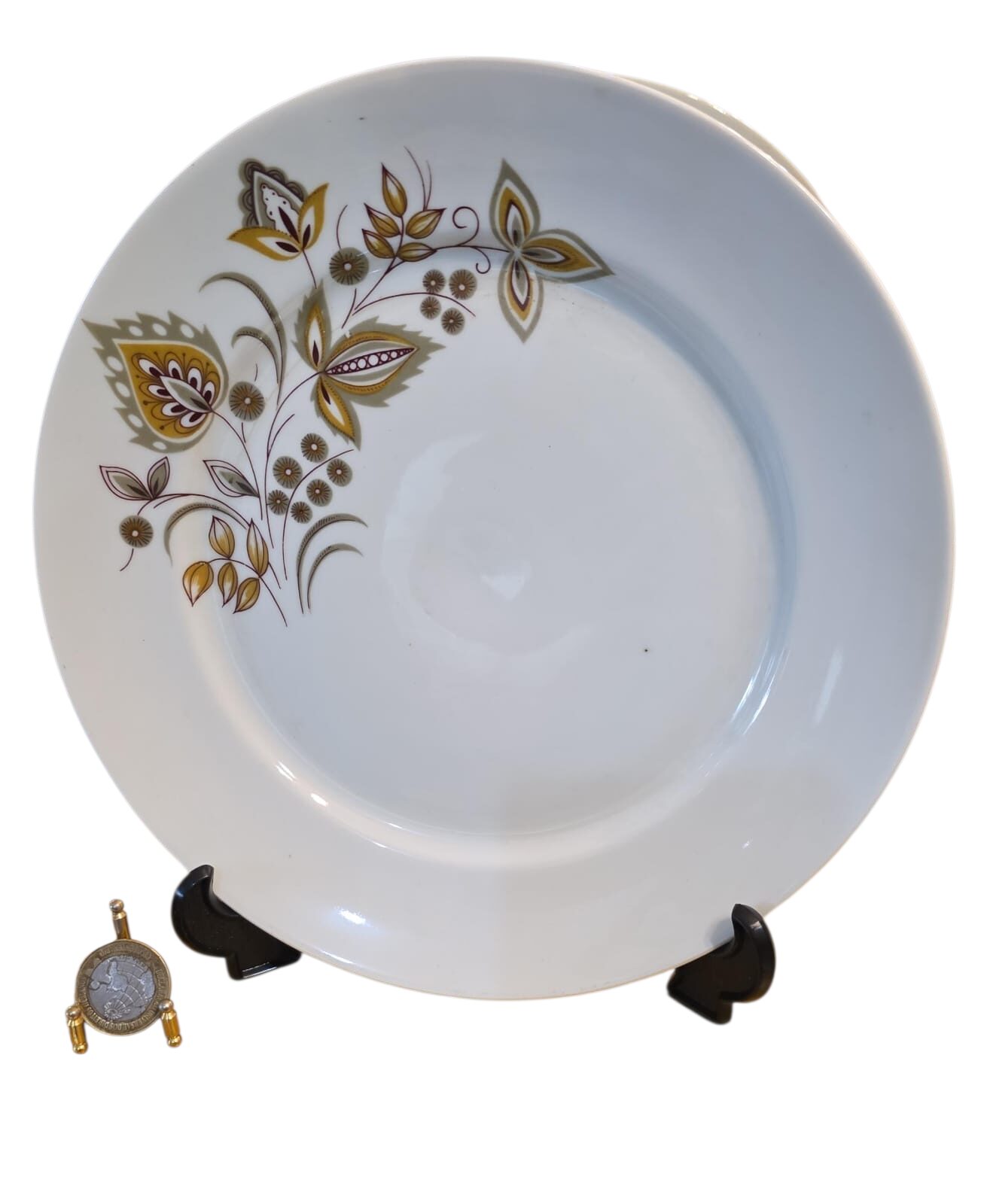 Antigo prato de porcelana