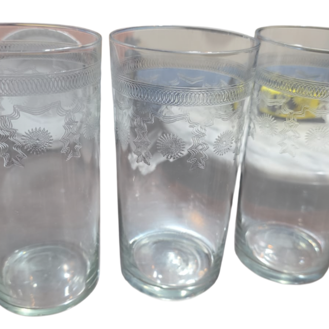 Antigos copos grandes de cristal (valor unitário)