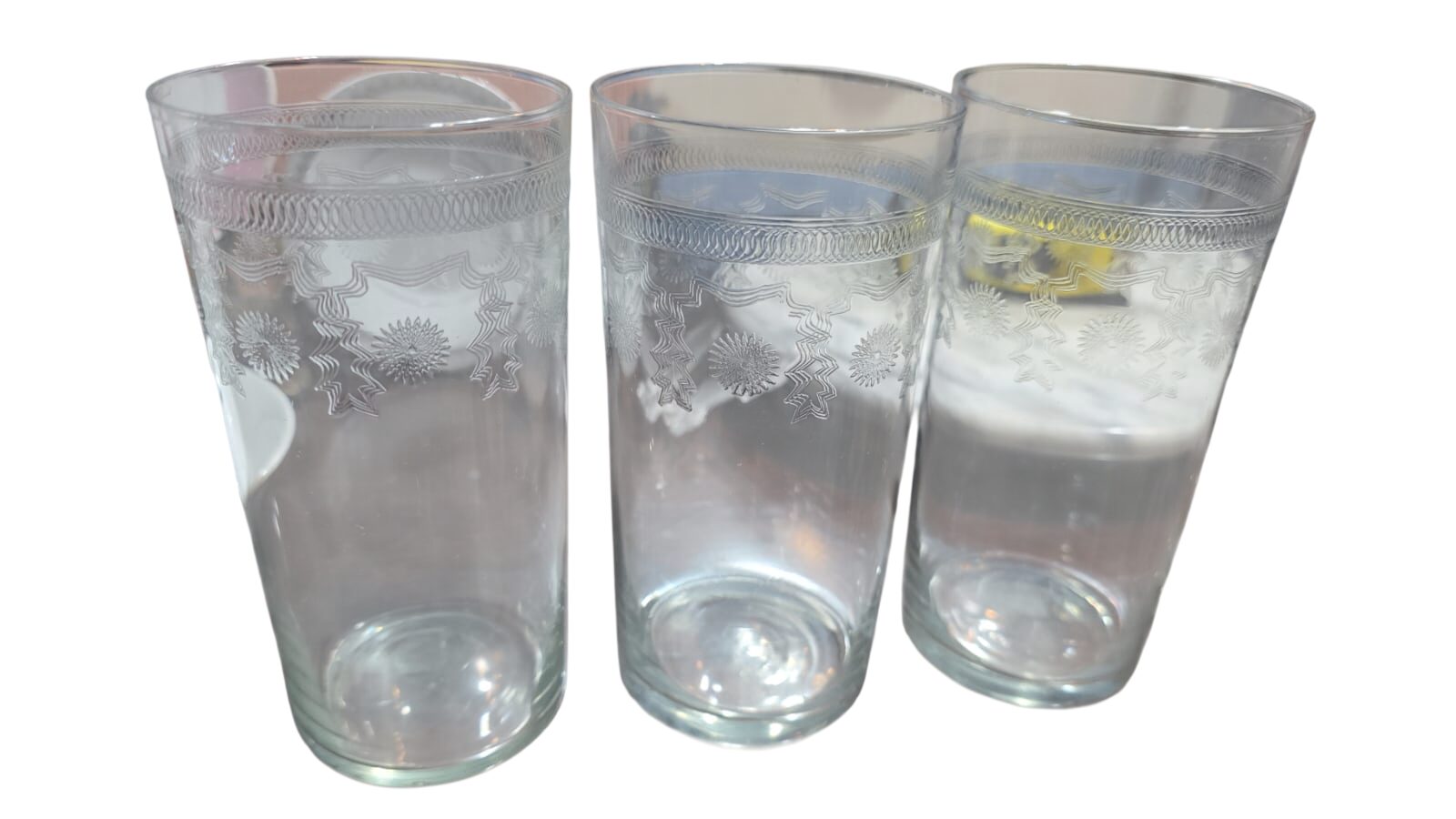 Antigos copos grandes de cristal (valor unitário)