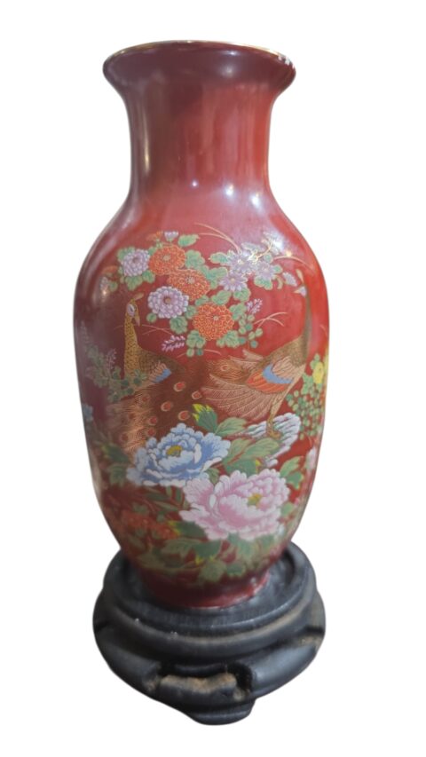 Vaso de porcelana chinesa, peanha de madeira colada