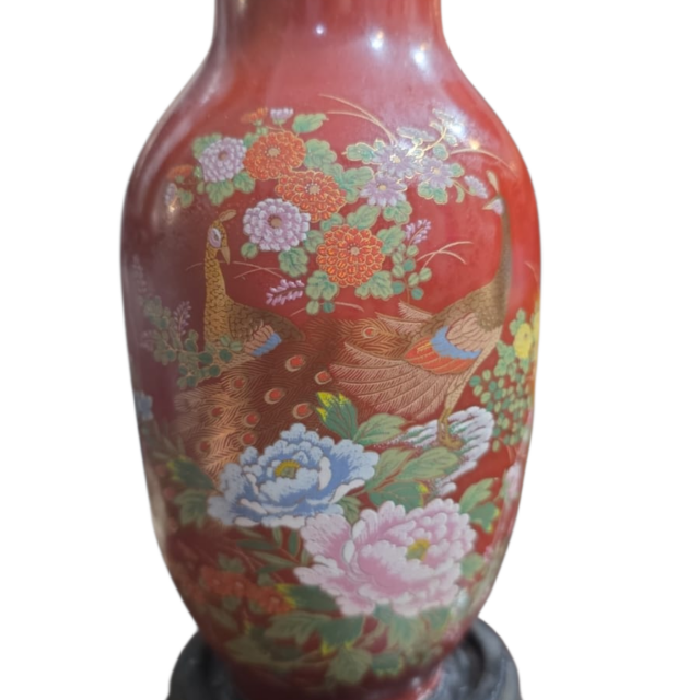 Vaso de porcelana chinesa, peanha de madeira colada