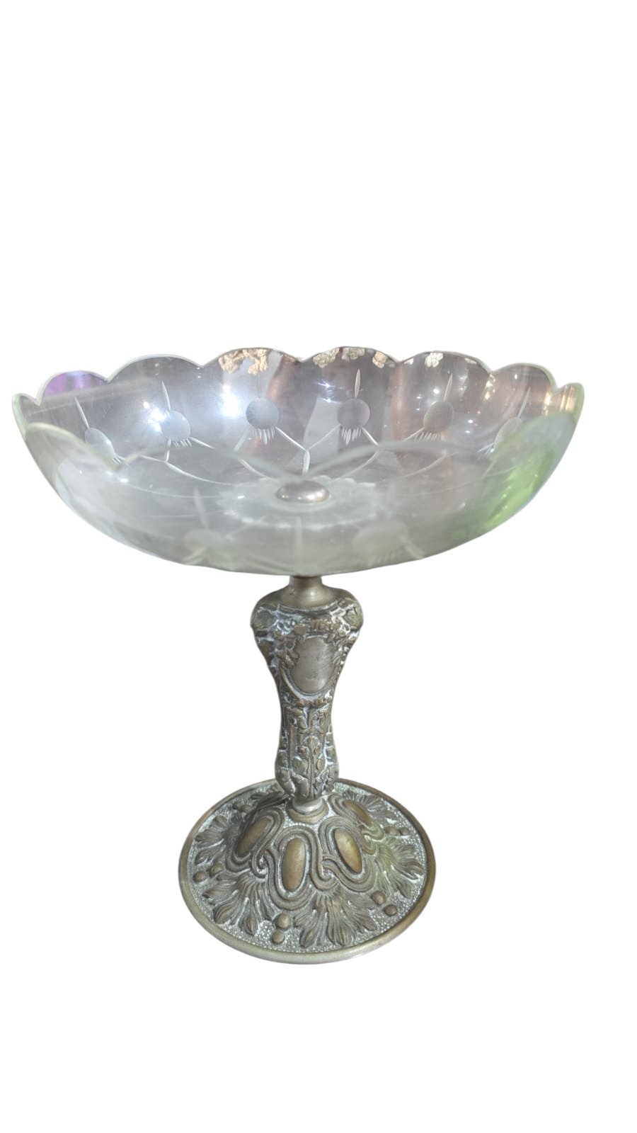 Centro de mesa europeu belíssimo, ainda com cristal original da época