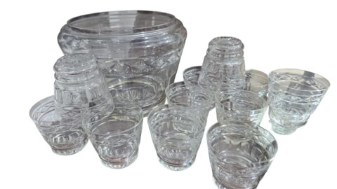 Conjunto com copinhos e poncheira