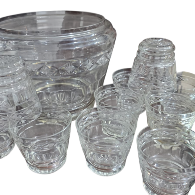 Conjunto com copinhos e poncheira