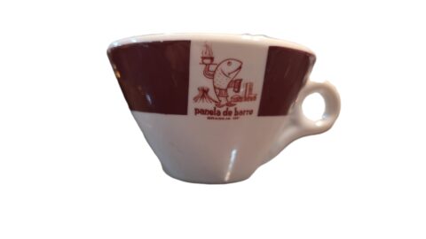 Antiga xícara de porcelana Steatita