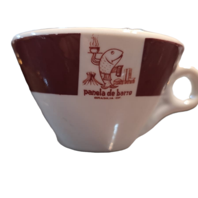 Antiga xícara de porcelana Steatita
