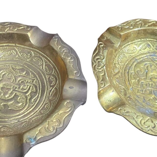 Antigos cinzeiros da Síria em bronze, belíssima arte ornamentada, direto de Damasco.(valor unitário)