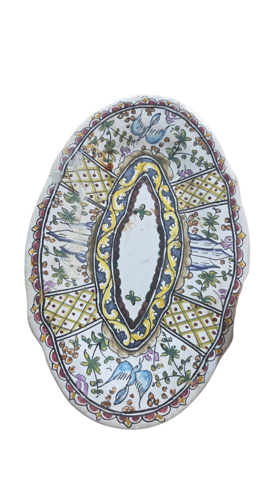 Antiga louça portuguesa de pendurar com restauro