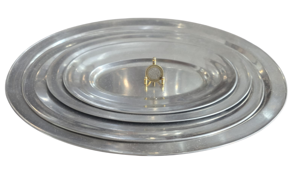 Antiga baixela inox com quatro travessas