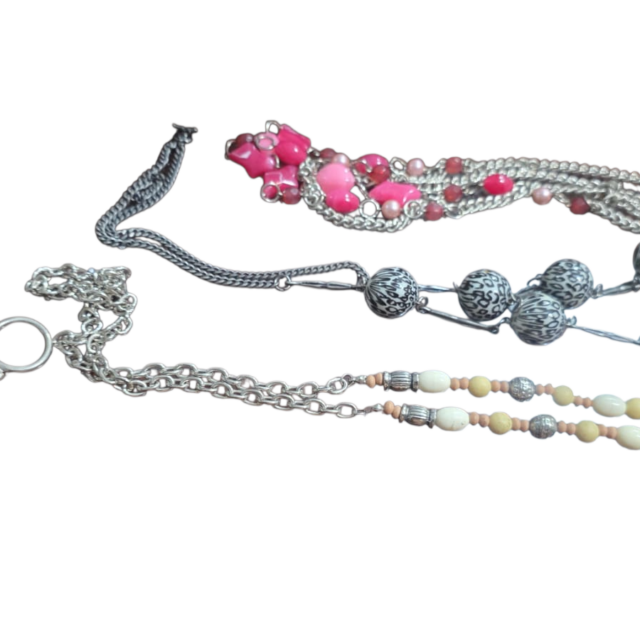 Colares e pulseira vintages