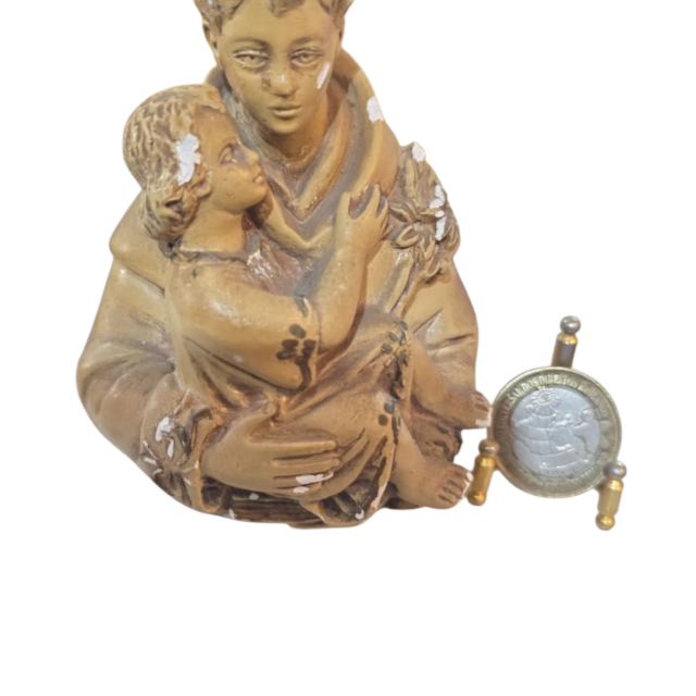 Antiga escultura em gesso