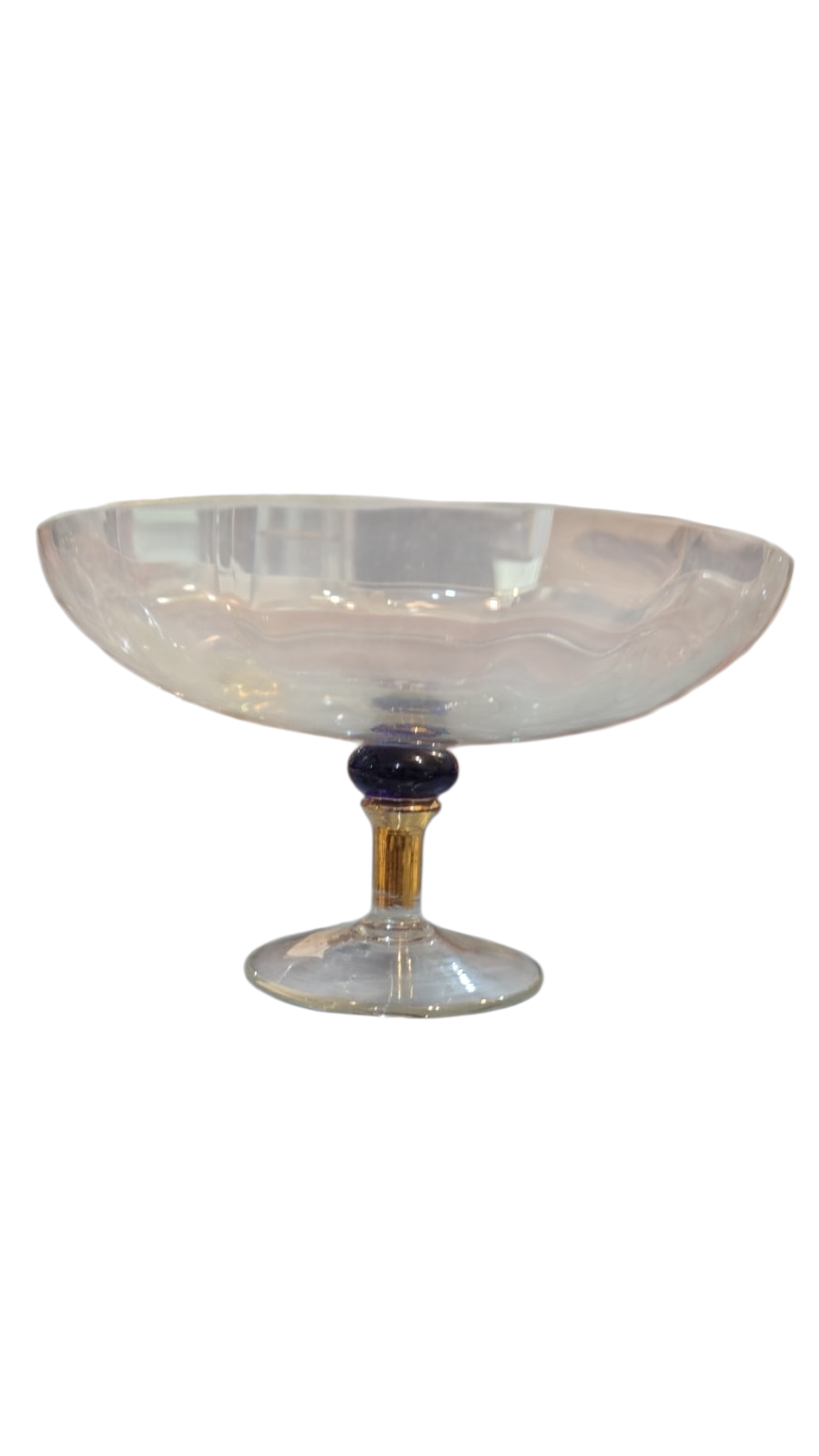 Elegante e antigo centro de mesa de cristal com dourações