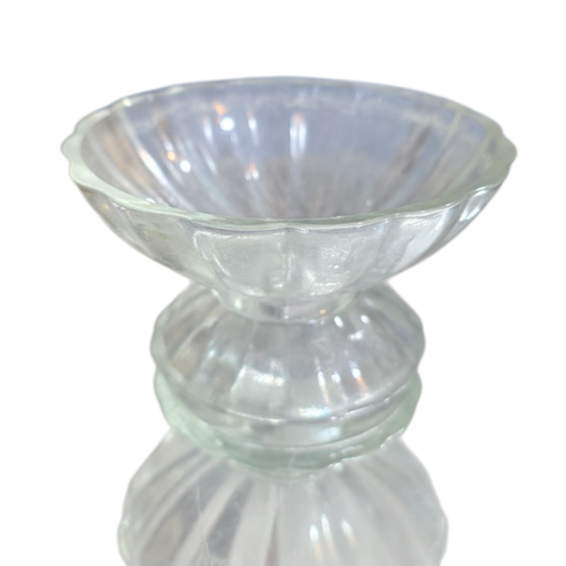 Antiga taça de sobremesa canelada em vidrão