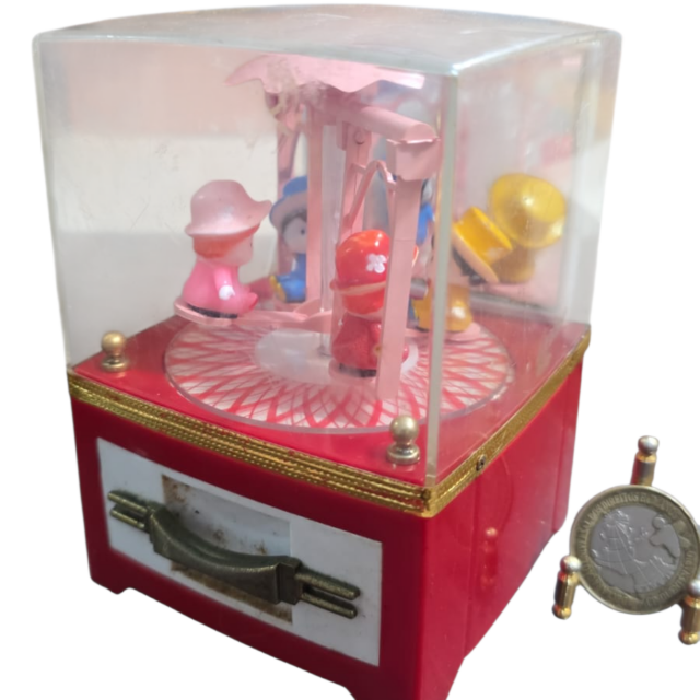 Antigo porta joias musical