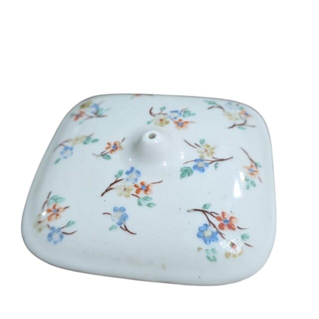 Tampa ou incensário de porcelana pintado a mão