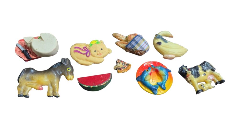Lote com nove imãs de geladeira