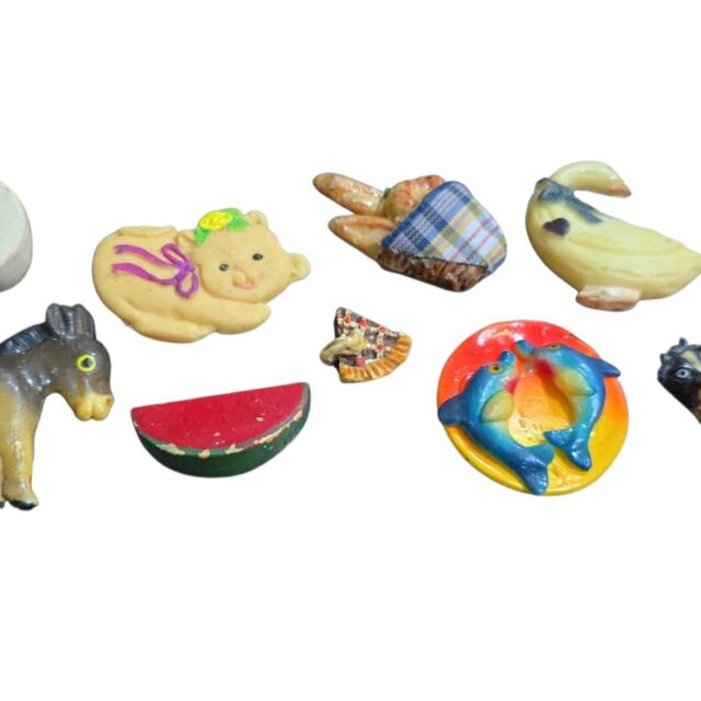 Lote com nove imãs de geladeira