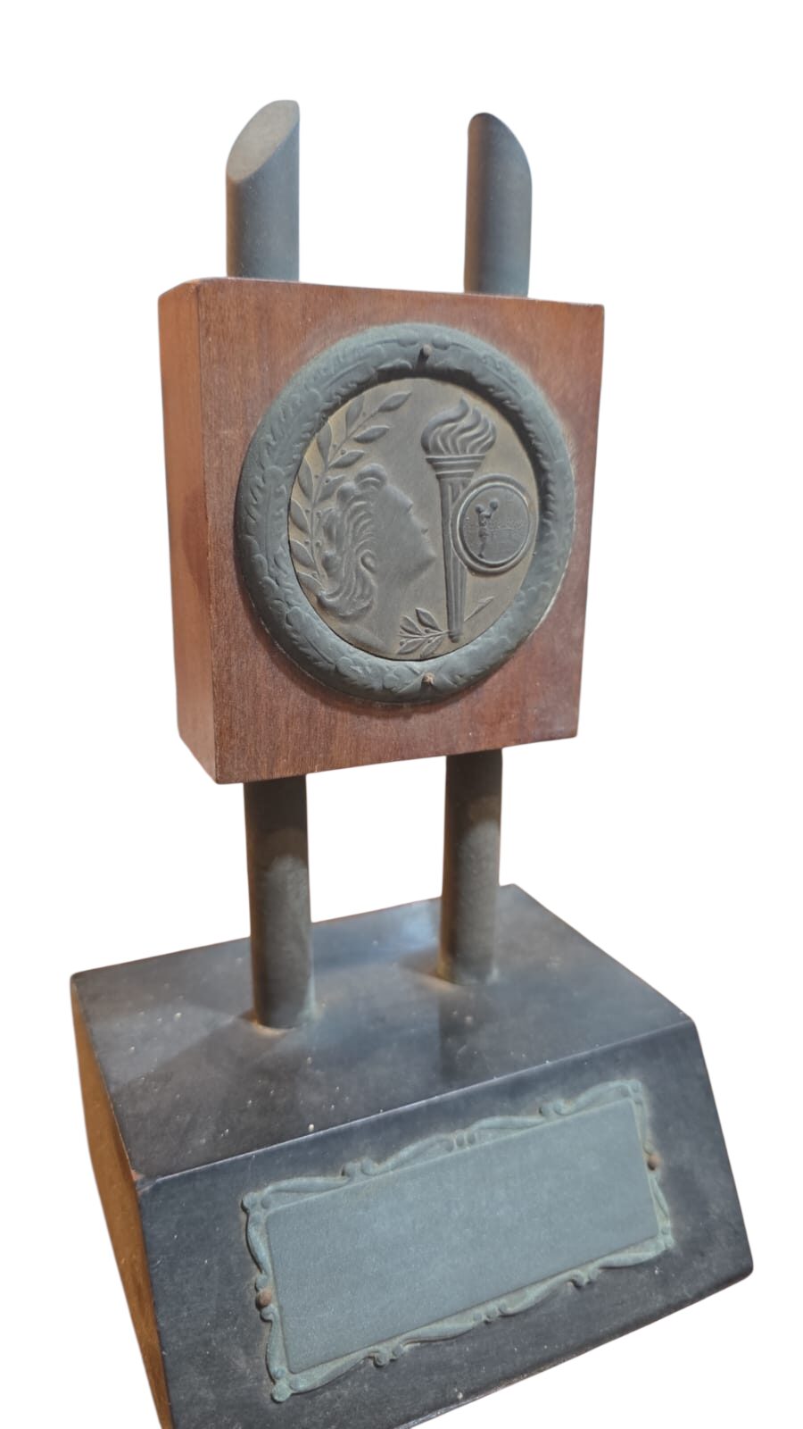 Antigo e belo troféu, madeira e bronze