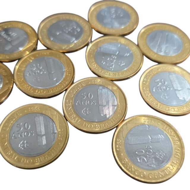 Moedas colecionáveis de um real (valor unitário)
