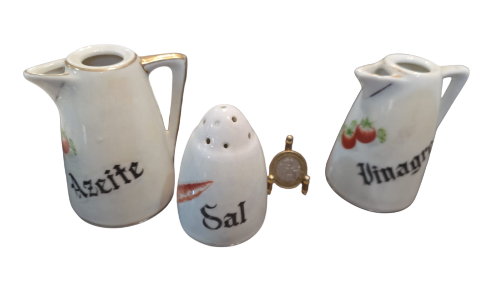 Conjunto galheteiro de porcelana