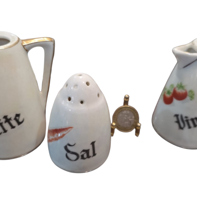 Conjunto galheteiro de porcelana