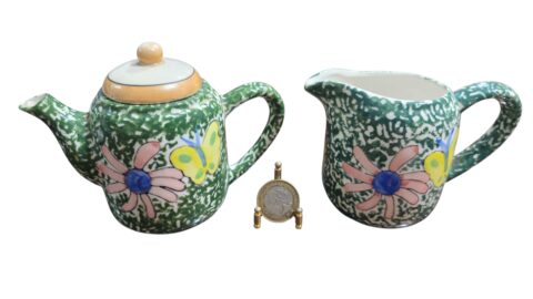 Bule e leiteira de porcelana