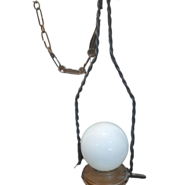 Antiga e bela luminária pendente de metal e cobre