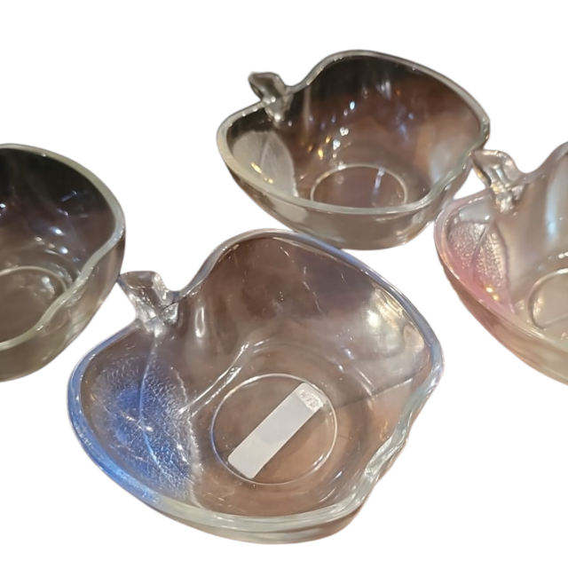 Conjunto de antigos bowls de sobremesa em formato de maçã