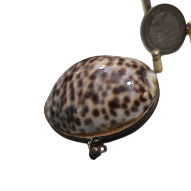 Antigo potiche de concha