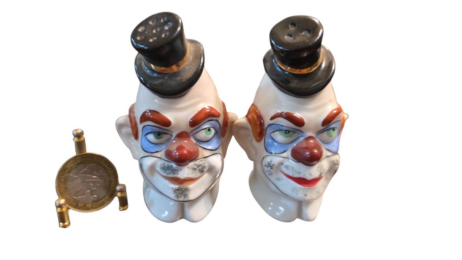 Par de saleiro e pimenteiro palhaços de porcelana