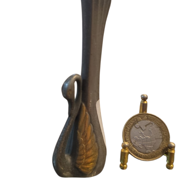 Solifleur de metal de cisne