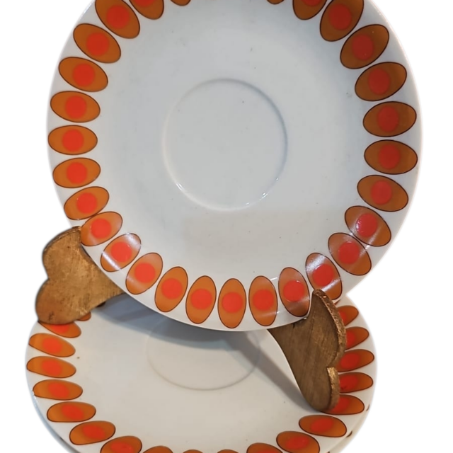 Pratos de porcelana Renner
