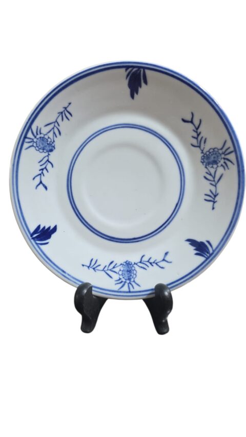 Antiga porcelana oriental com bela arte, estilo Imari