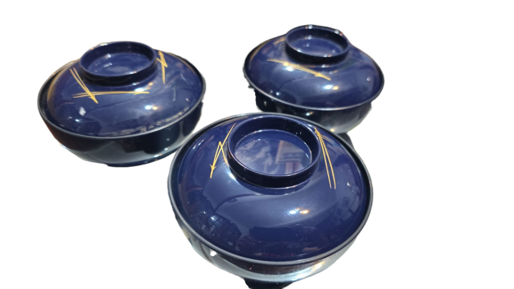 Trio de raros bowls laqueados, com tampa, japoneses Noritake, da Varig