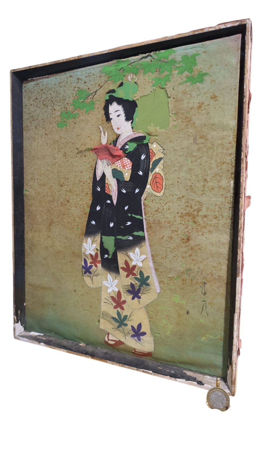 Antigo quadro oriental com arte em tecido