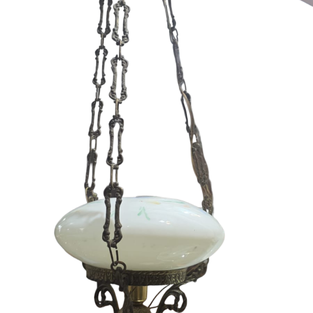 Antiga luminária pendente de bronze com bela cúpula de opalina