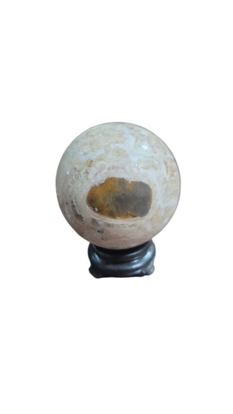 Esfera de pedra com peanha de madeira