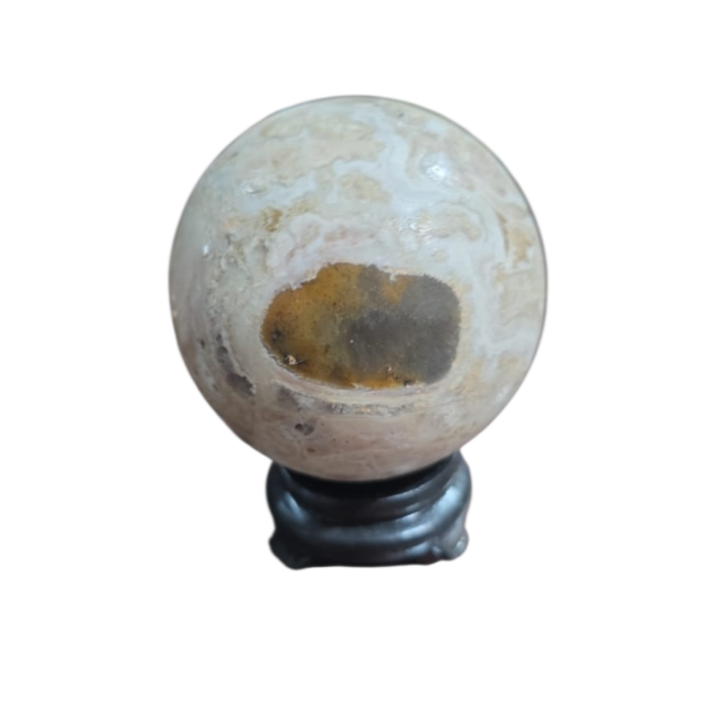 Esfera de pedra com peanha de madeira