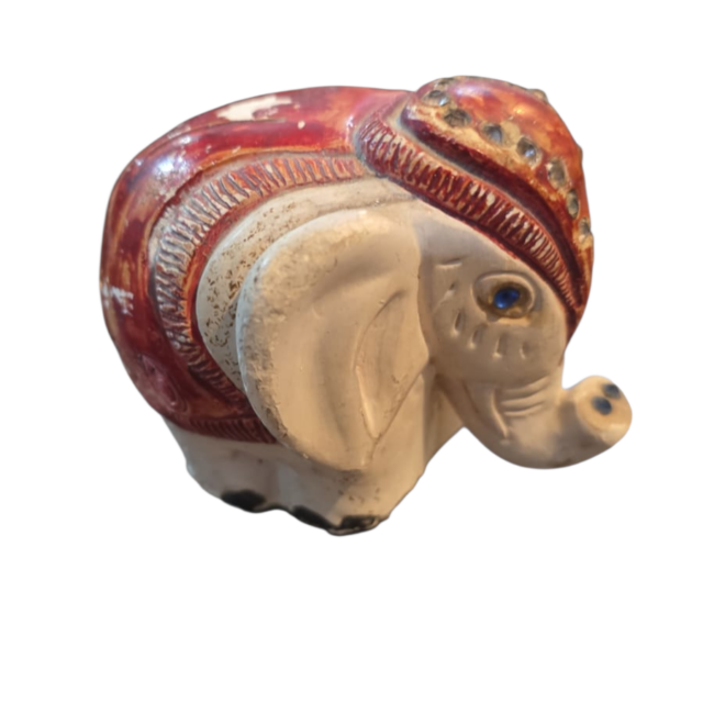 Escultura indiana, elefante de gesso