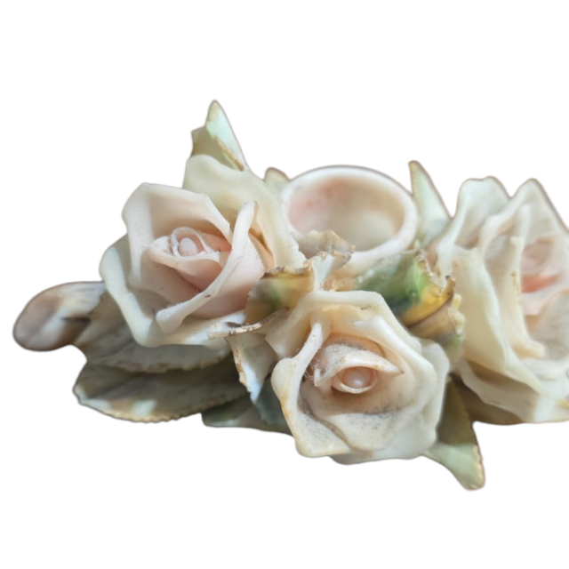 Castiçal de flores de porcelana