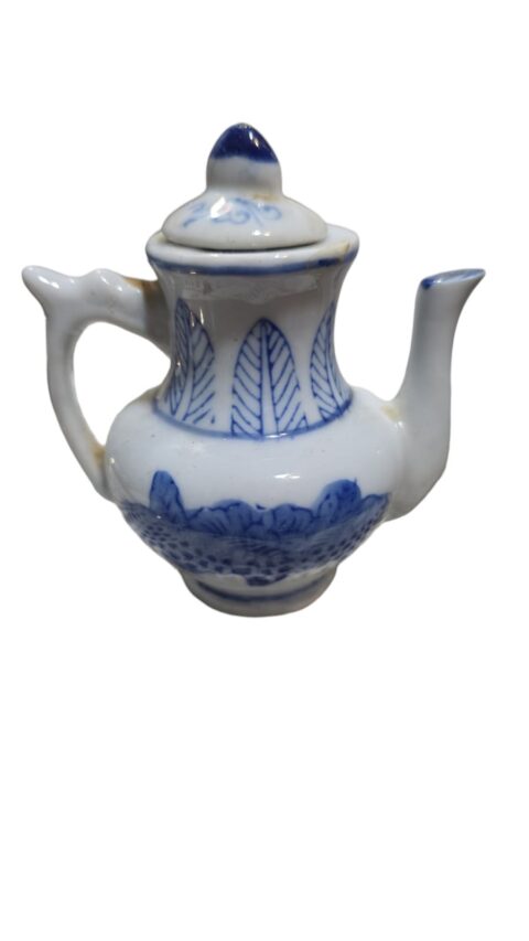 Pequeno bule chinês de porcelana
