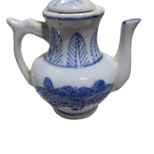 Pequeno bule chinês de porcelana