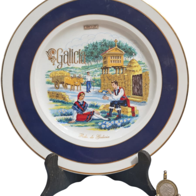Porcelana de Galia, belíssima arte, dourações 24K