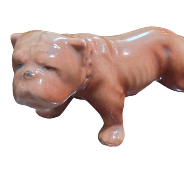 Cachorro em porcelana