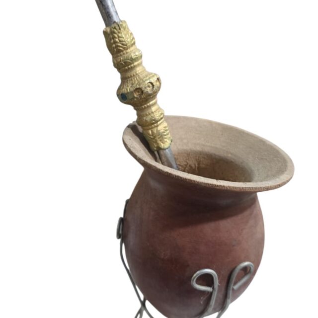 Cuia de chimarrão com bomba