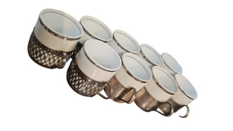 Xícaras de porcelana, com base espessurada a prata