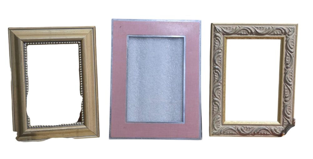 Trio de porta retratos, materiais diversos