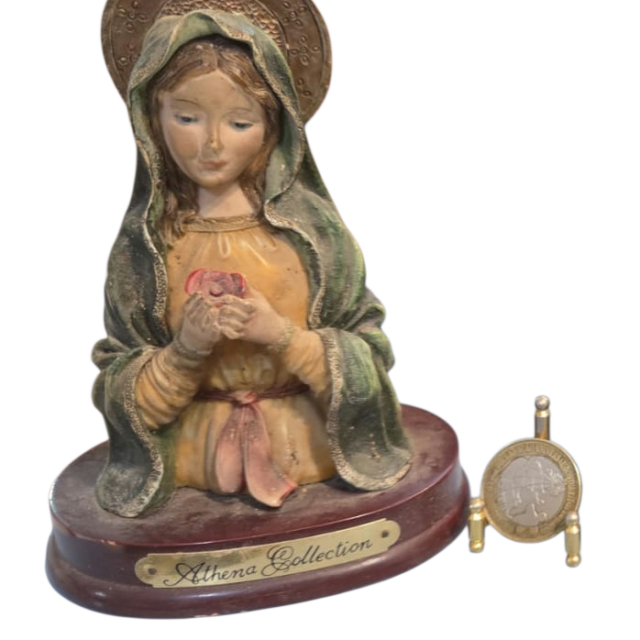 Escultura sacra de resina, boa qualidade