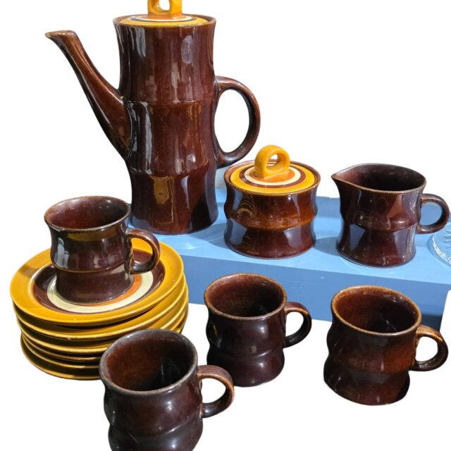 Antigo e belo conjunto de café de louça