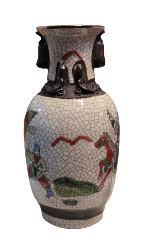 Raro e antigo vaso chinês craquelado com linda arte oriental